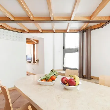 Inviting 3-bed In 4mins To Colosseo Рим